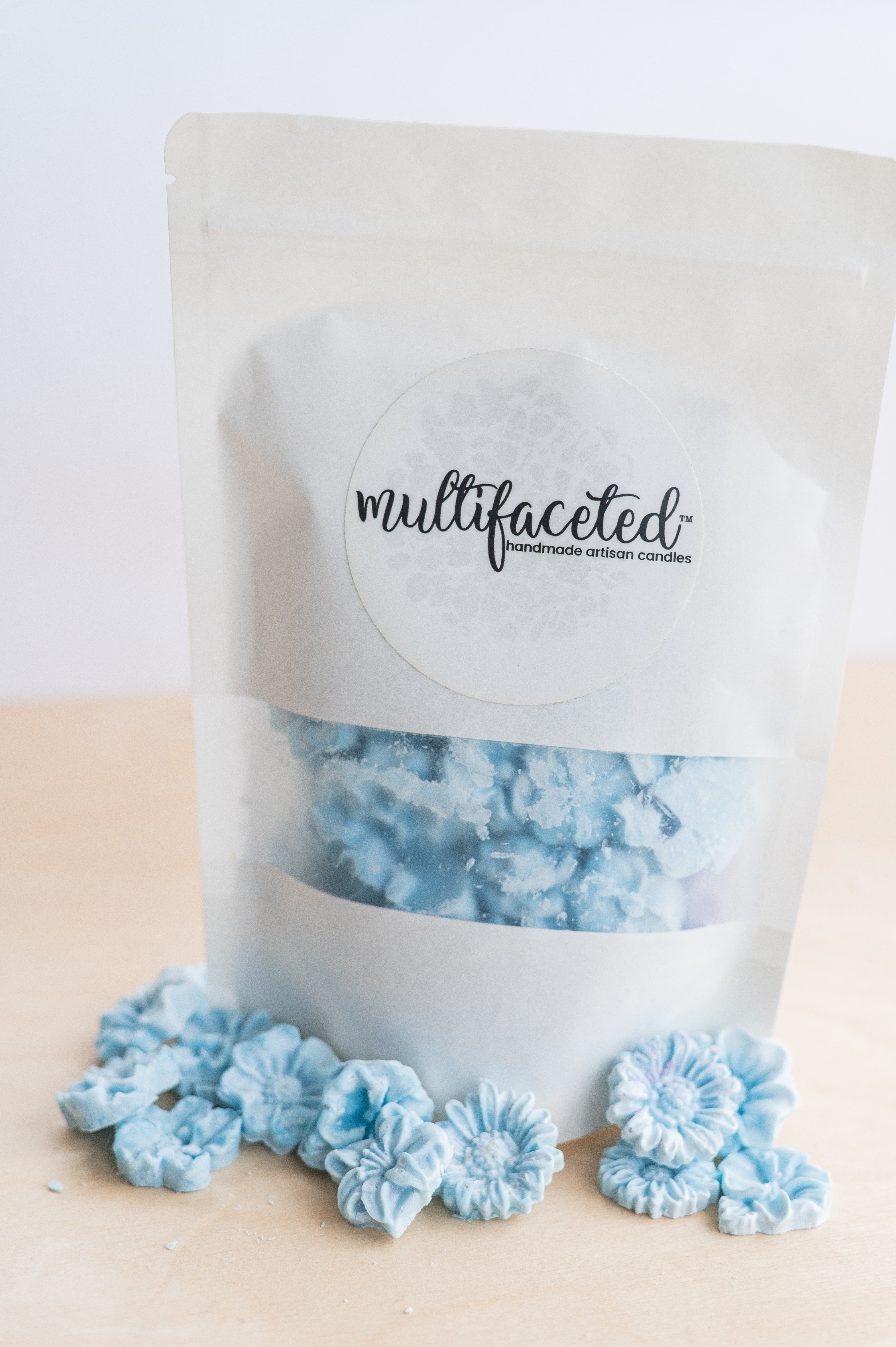 Multifaceted Hydrangea Flower Candle - Thumbnail 3