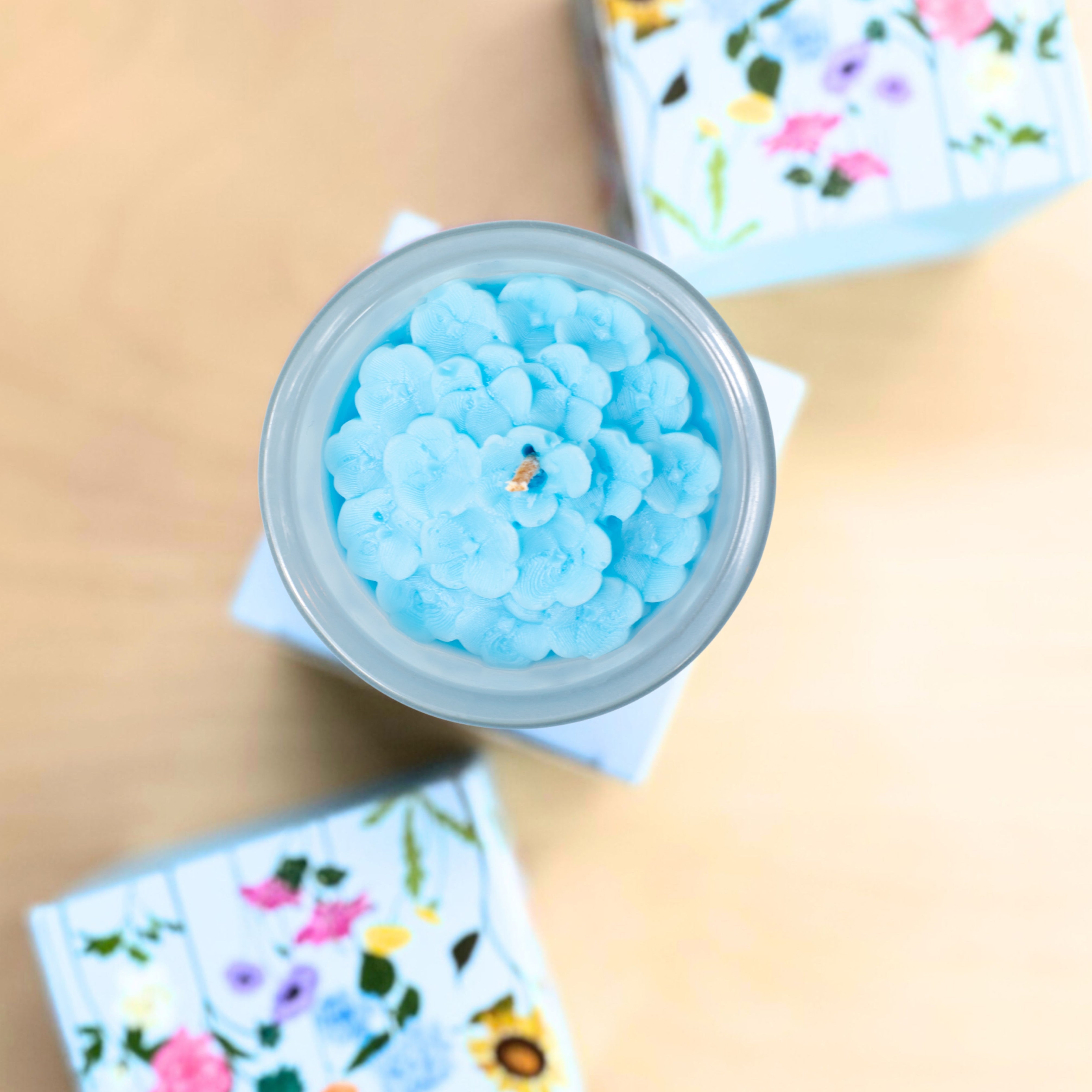 Multifaceted Hydrangea Flower Candle - Thumbnail 4